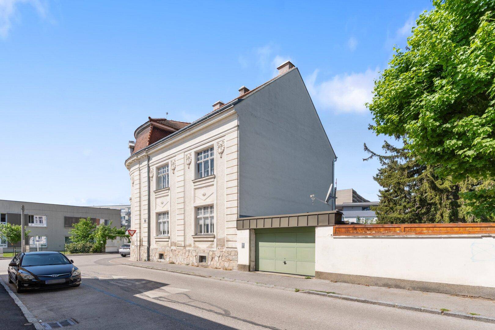 Straßenansicht Garage