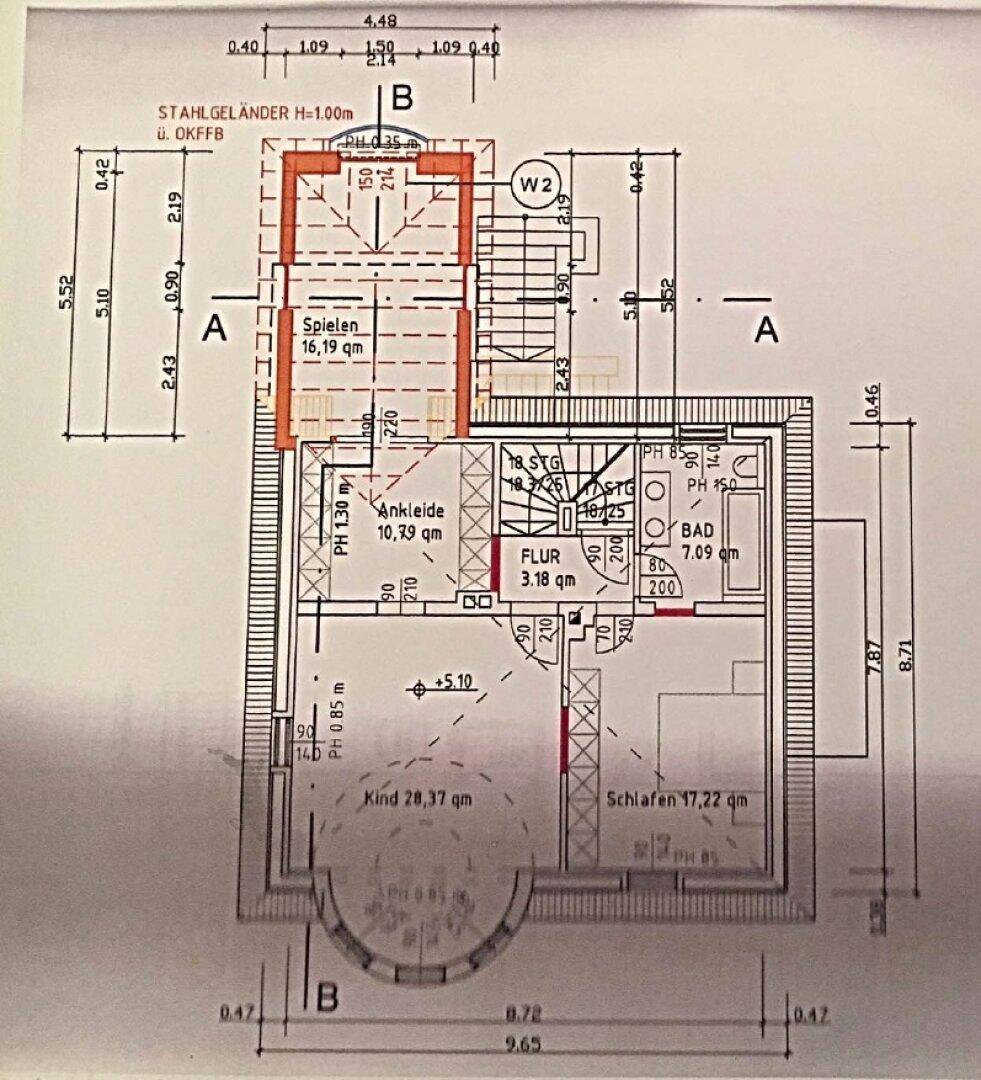 Grundriss des Obergeschosses mit Schlafzimmern, Ankleidebereich und einem Badezimmer.