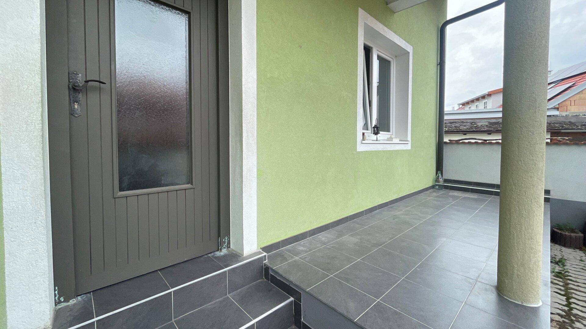 Eingangsbereich/Terrasse