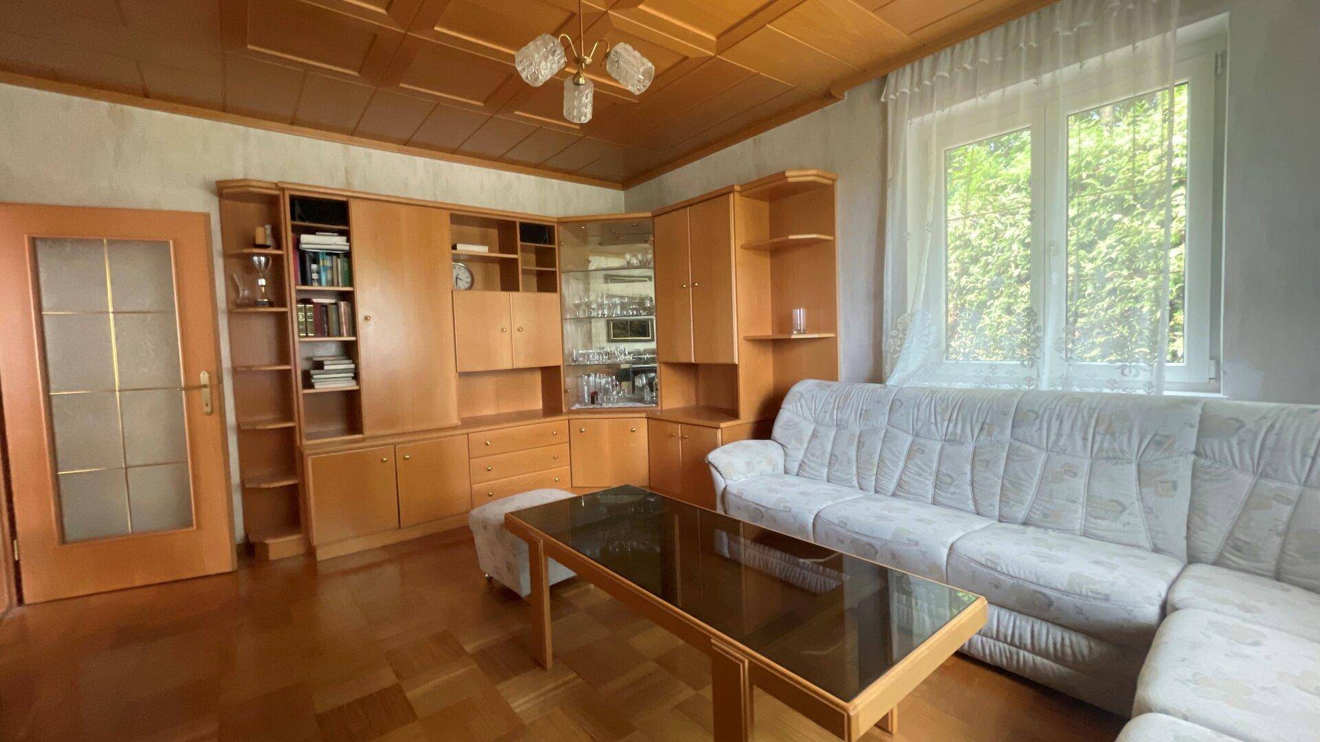 6-Zimmer-Haus in Wöllersdorf mit Balkon, Garage und Garten - Ansicht 2