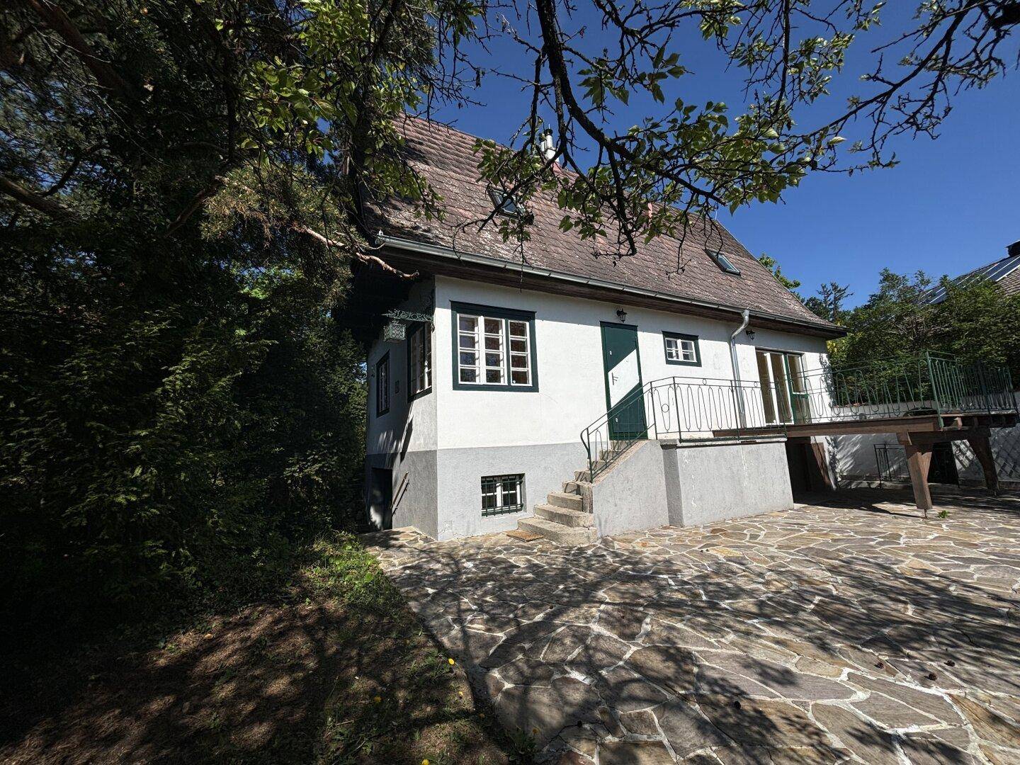 "Großer Garten, herrlicher Burgblick, perfektes Zuhause" - Charmantes Einfamilienhaus in Maria Enzersdorf! - Ansicht 5