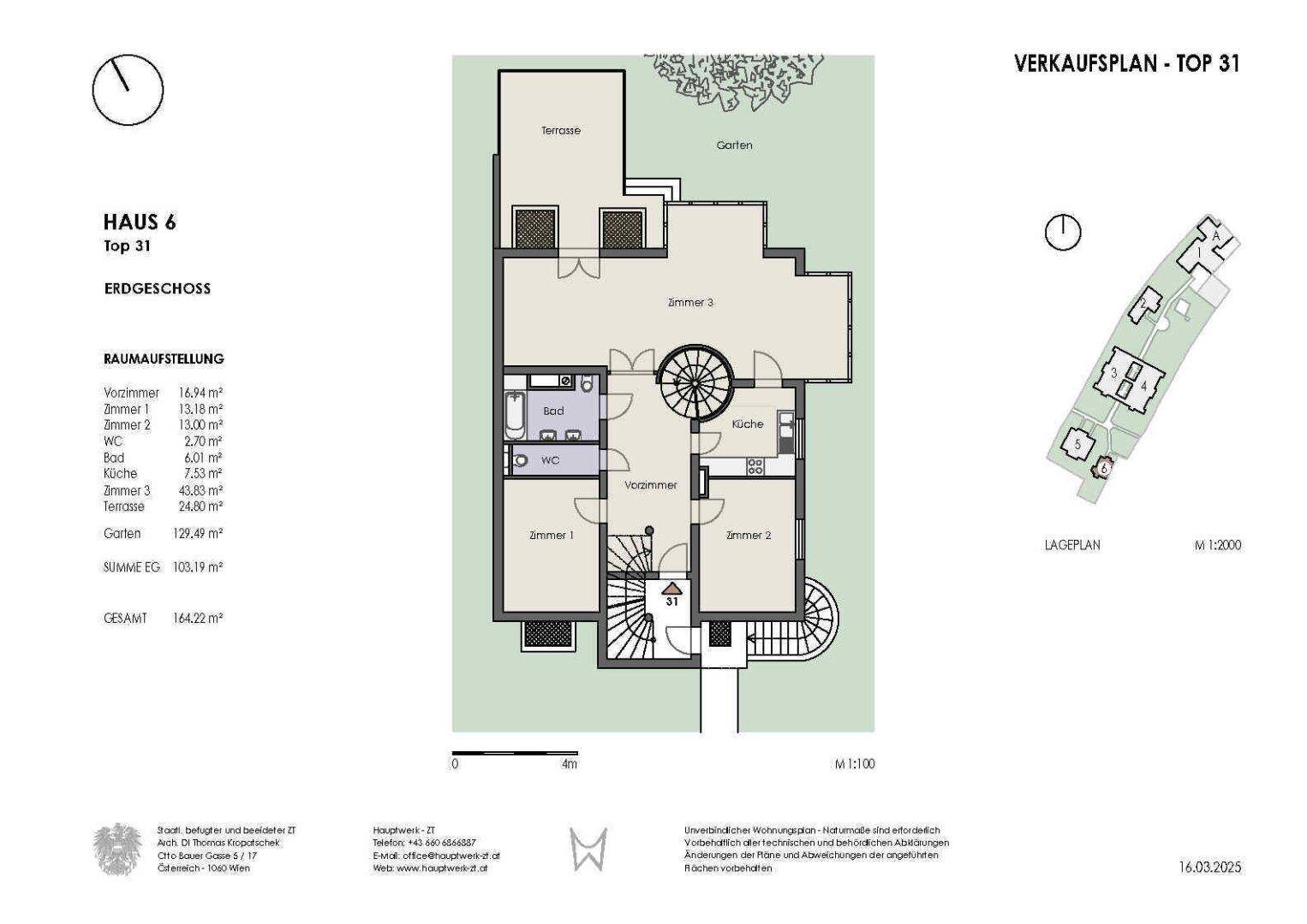 Grundriss des Erdgeschosses mit Wohnzimmer, Küche, Terrasse und Gartenbereich.