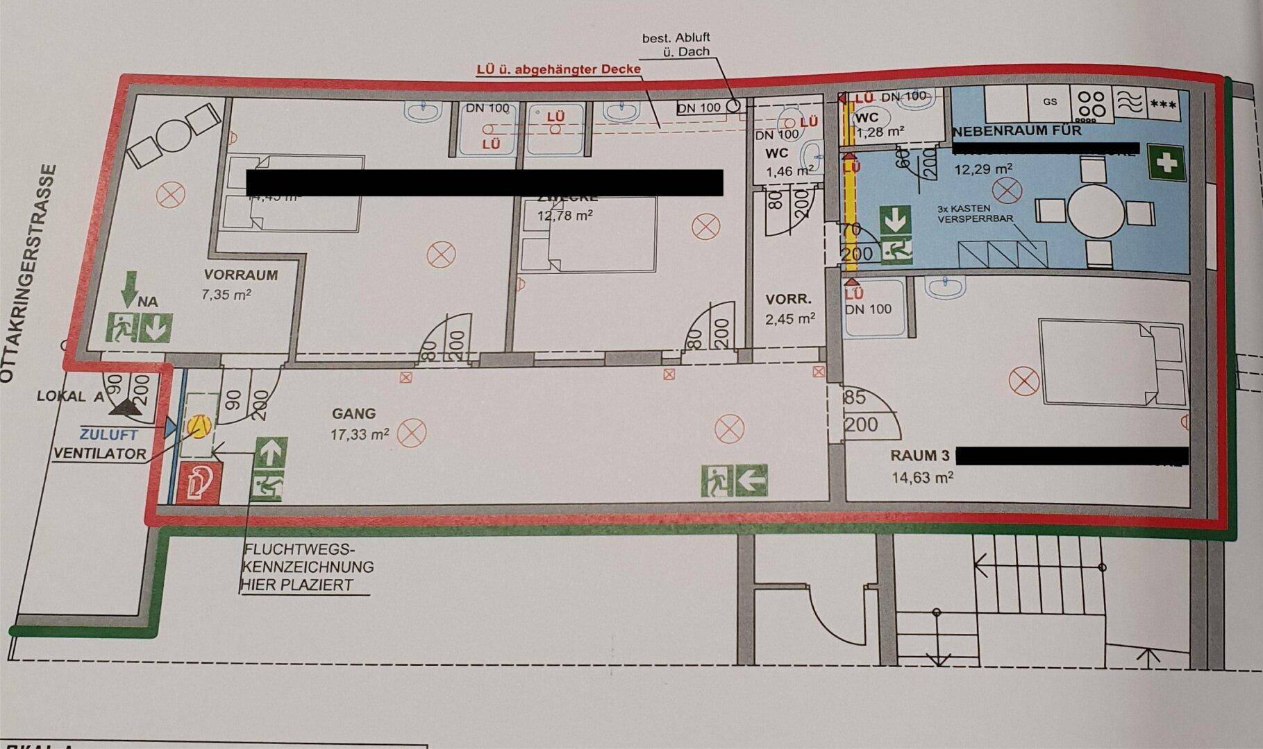 Detaillierter Grundrissplan einer Gewerbefläche mit mehreren Räumen, Sanitäranlagen und Küchenbereich.