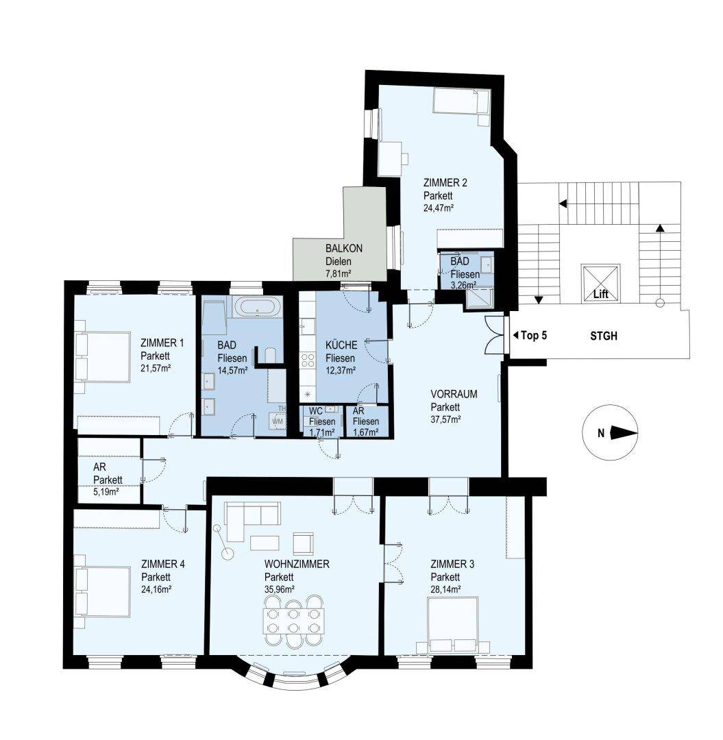 Grundriss einer Wohnung mit vier Zimmern, Balkon und separater Küche.