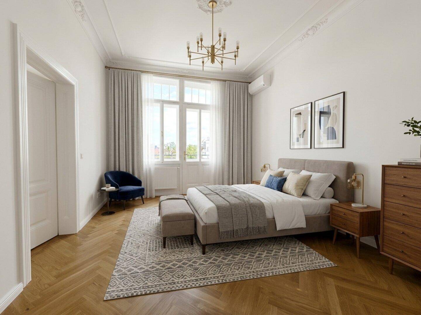 Helles Schlafzimmer mit Fischgrätparkett, Stuckdecke und großem Fenster.