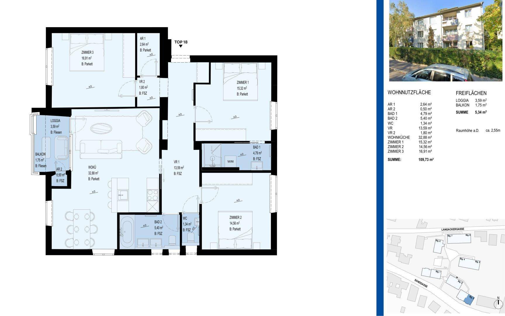 Detaillierter Grundriss einer Wohnung mit drei Zimmern, Loggia und Balkon.