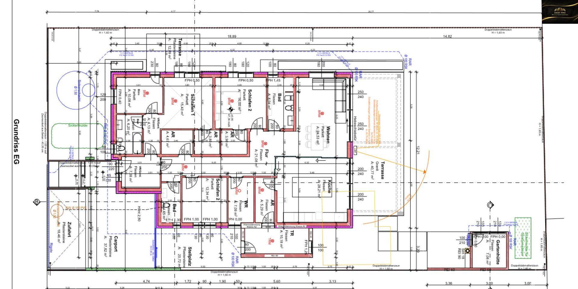 Detaillierter Grundriss des Erdgeschosses mit mehreren Zimmern und Terrassenzugang.