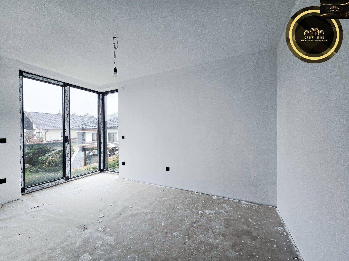 Umfassender Einreichplan mit verschiedenen Ansichten und Grundrissen des Gebäudes.