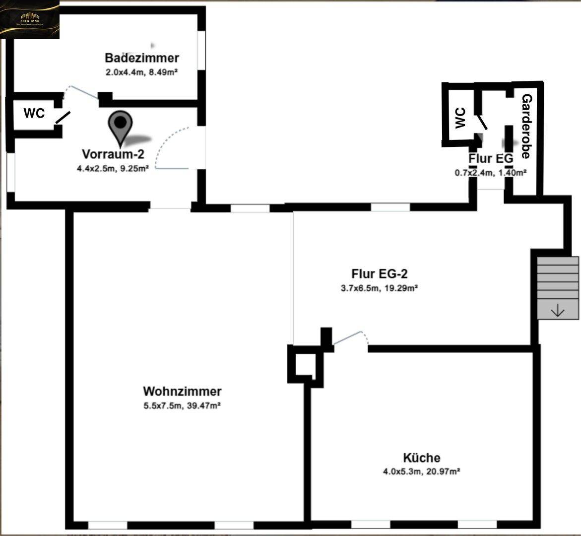 Detaillierter Grundriss des Erdgeschosses mit Wohnzimmer, Küche, Bad und separatem WC.