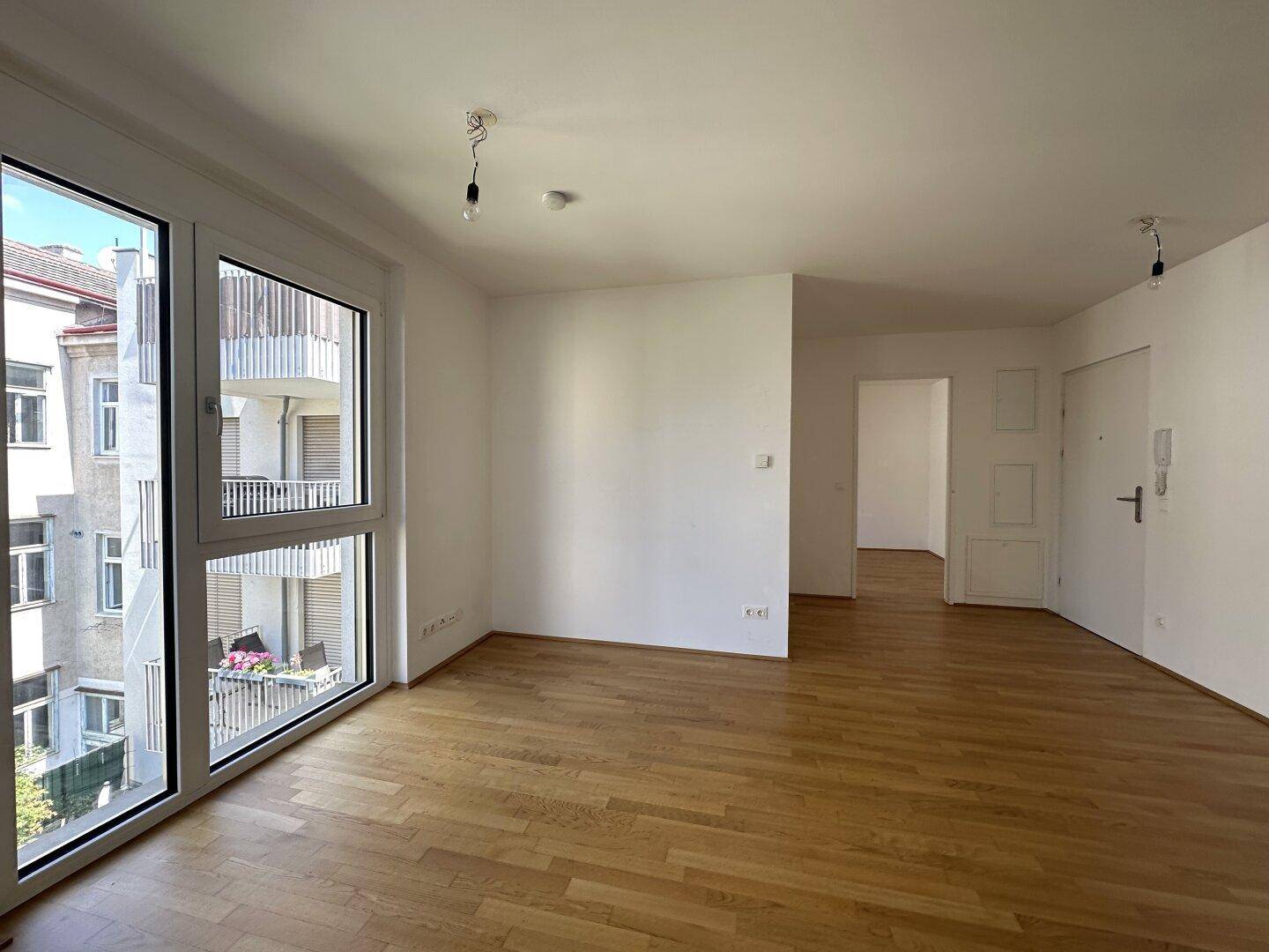 2-Zimmer Wohnung in U-Bahnnähe mit westseitigem Balkon - Widok 6
