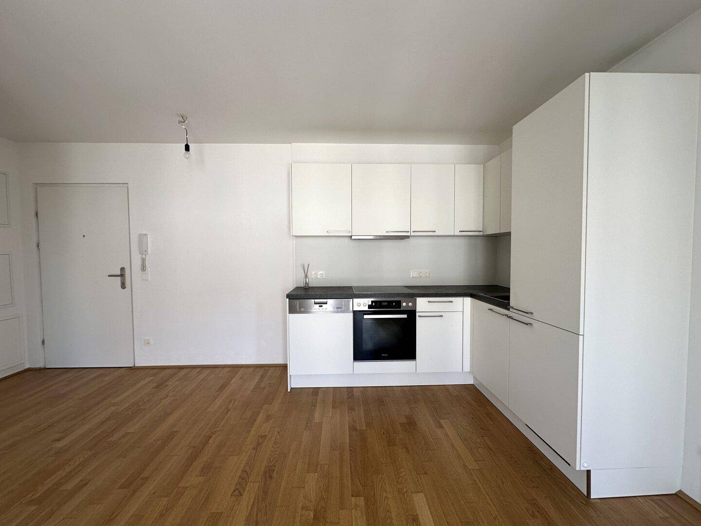 2-Zimmer Wohnung in U-Bahnnähe mit westseitigem Balkon - Więcej