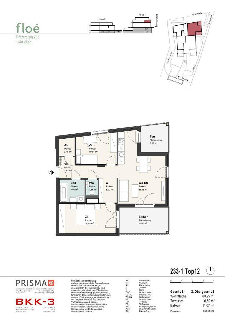 Detaillierter Grundriss einer Wohnung mit Balkon, Terrasse und offener Wohnküche.