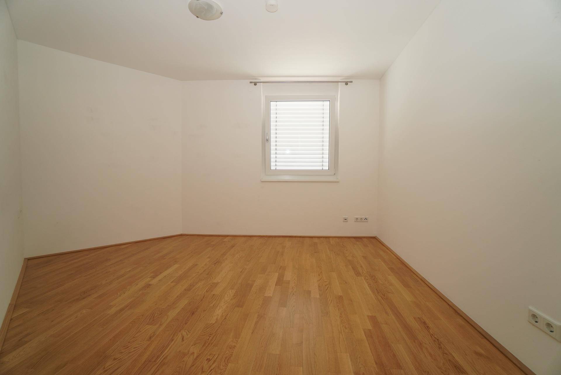 Moderne 3-Zimmer-Wohnung mit Balkon und Tiefgarage – ruhige Ostlage - Widok 6