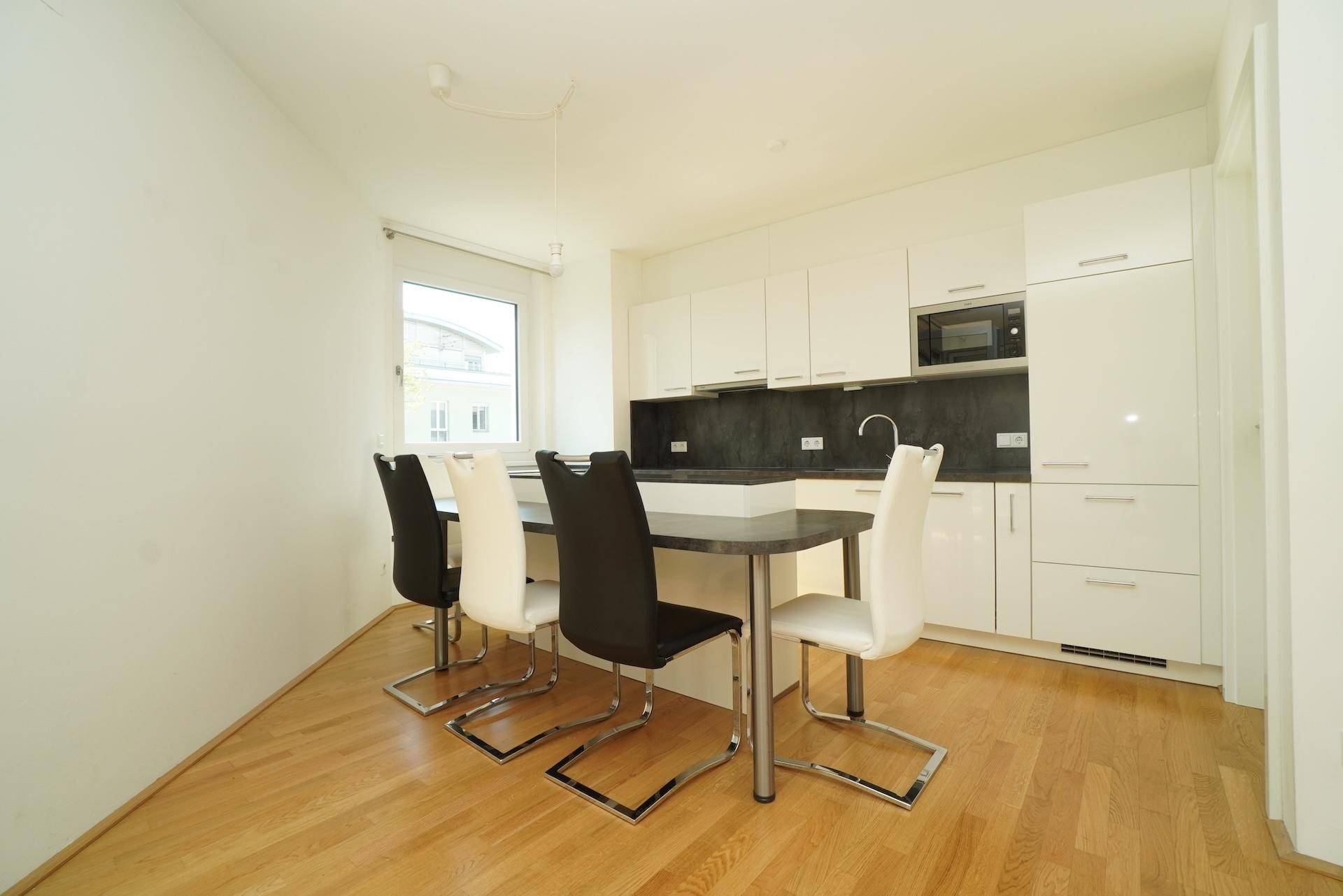 Moderne 3-Zimmer-Wohnung mit Balkon und Tiefgarage – ruhige Ostlage - Widok 4