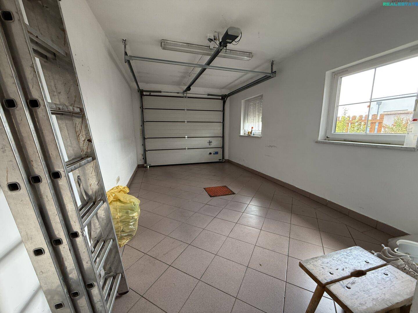 Garage 2