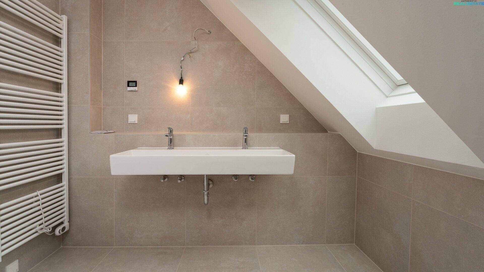 Badezimmer DG