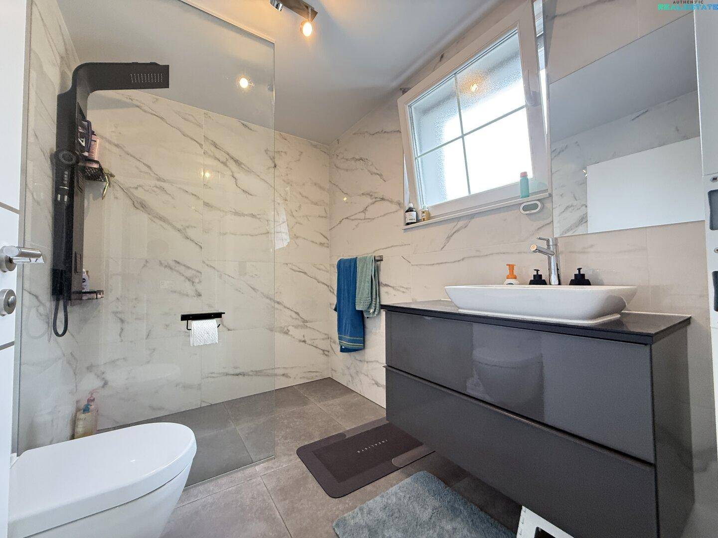 Badezimmer EG