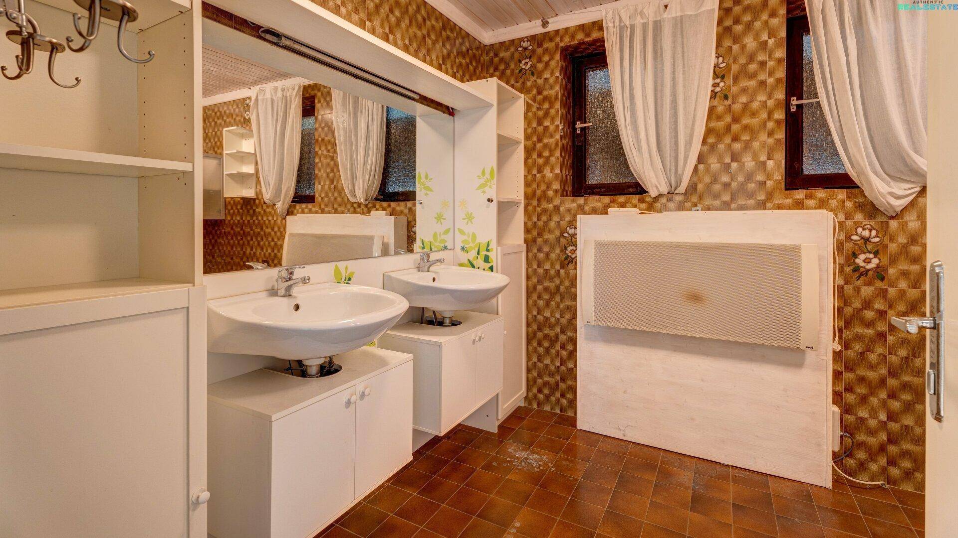 Badezimmer EG