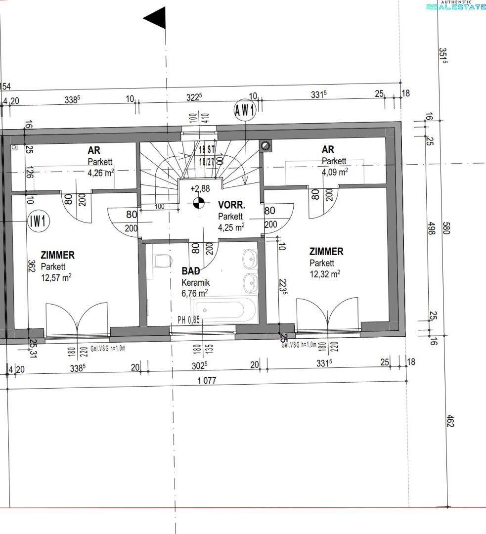 Grundriss des Obergeschosses mit zwei Zimmern, Bad und Vorraum.