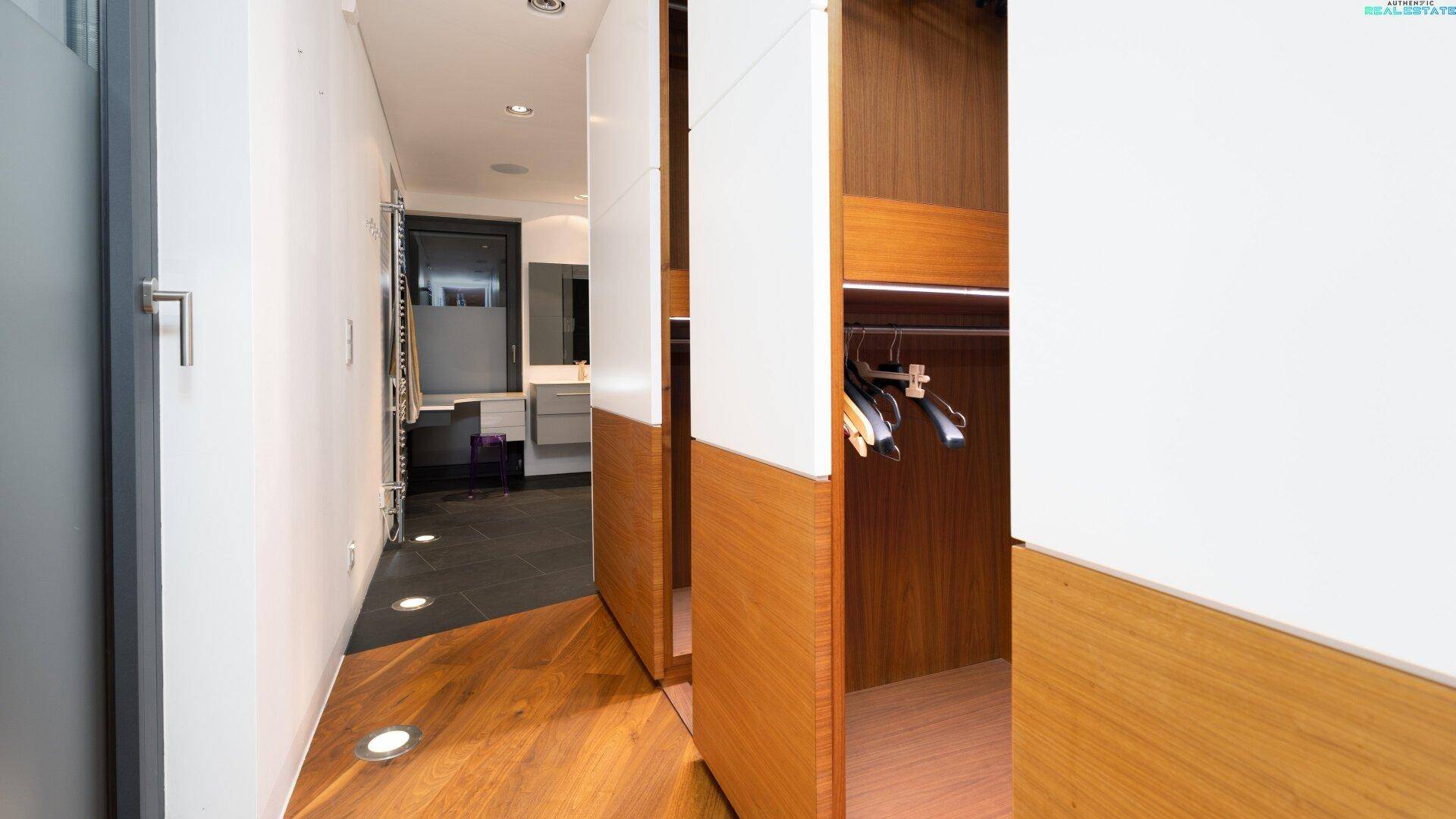 Walk-In Kleiderschrank