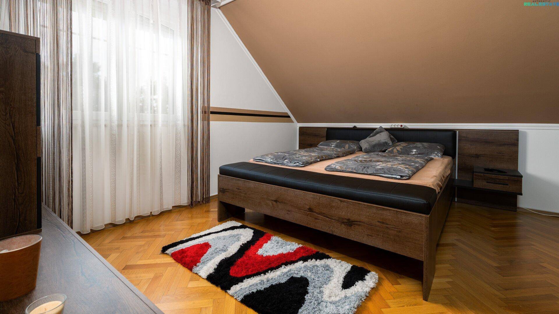 Schlafzimmer 5