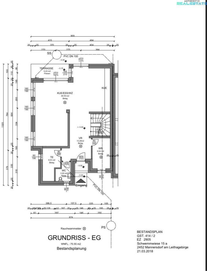 Grundriss des Erdgeschosses mit Wohn-Essbereich, Küche, Terrasse und WC.
