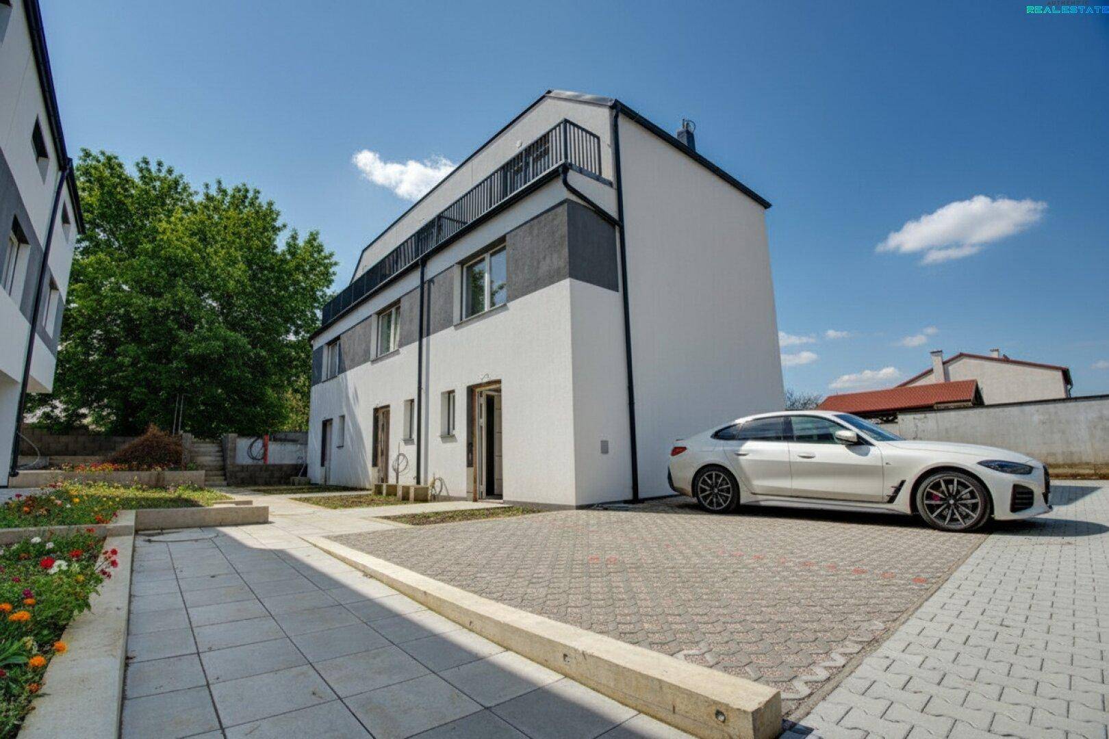 Erstbezug! Stilvolle Reihenhäuser mit Terrasse, Garten und Zwei-Stellplätze - Ansicht 5