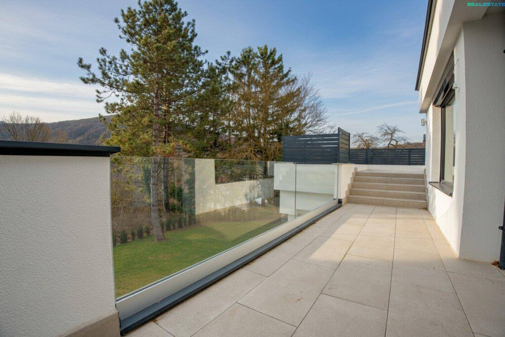 Wohnen mitten im Grünen und nahe der Stadt - Erstbezug Villa mit Indoorpool - Ansicht 5