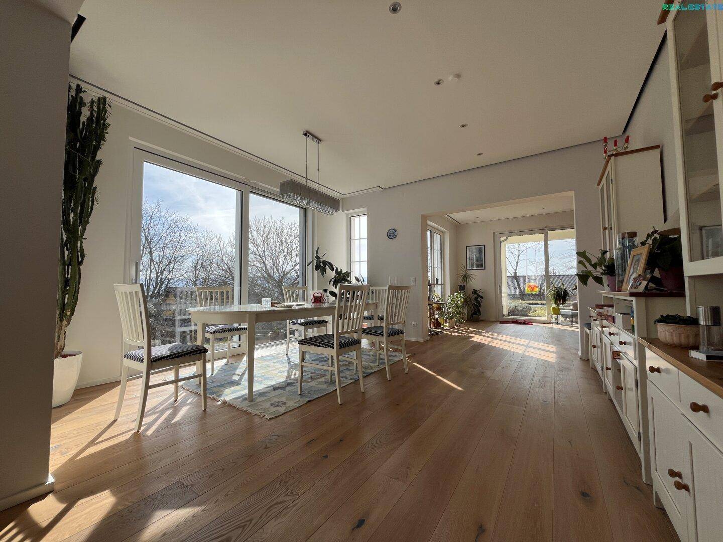 Moderne Villa in Neulengbach: 280m², 6 Zimmer, Garten, Terrassen, Garage, neuwertig! - Mehr