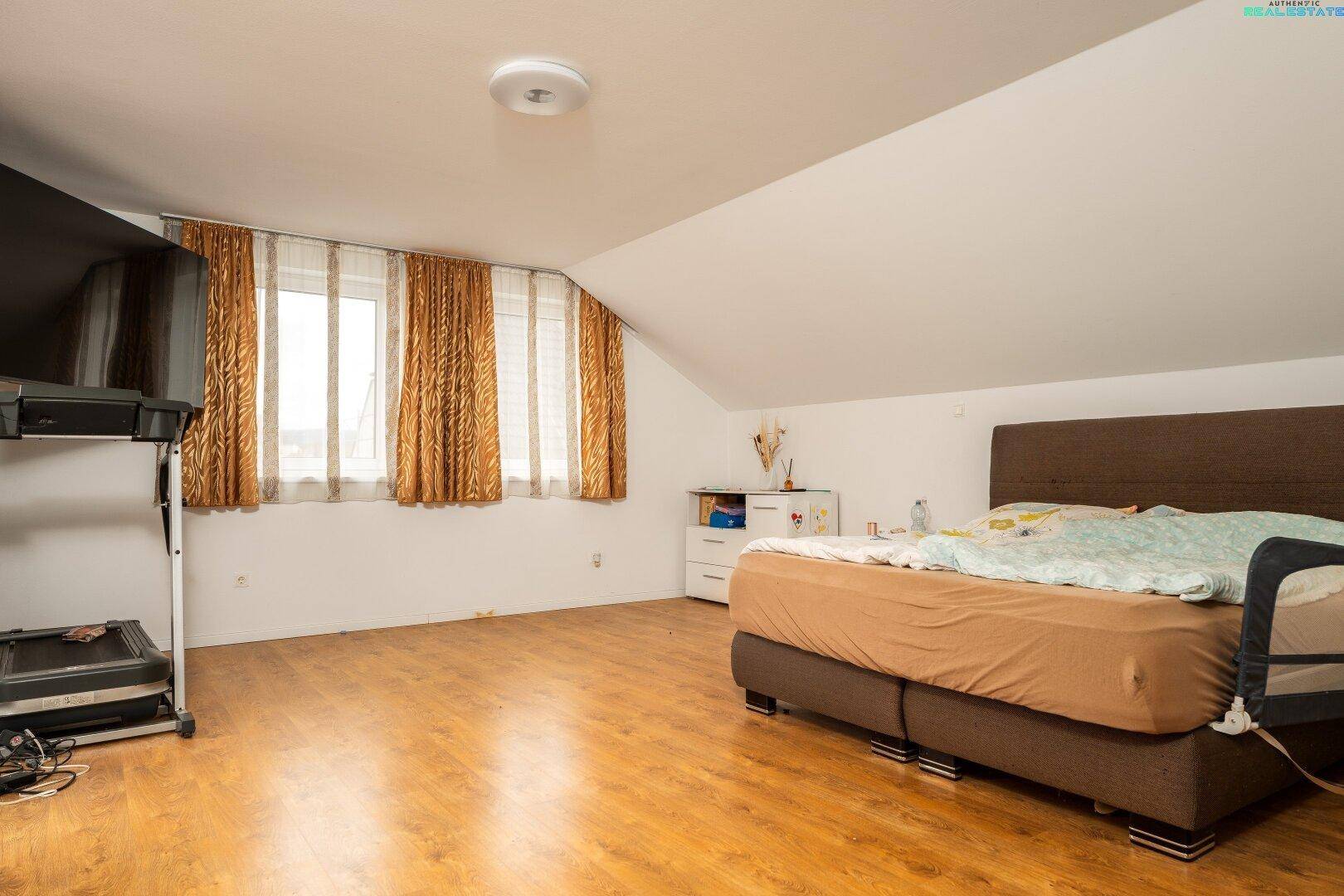 Kernsaniert mit modernster Ausstattung und reichlich Platz – pohled 5