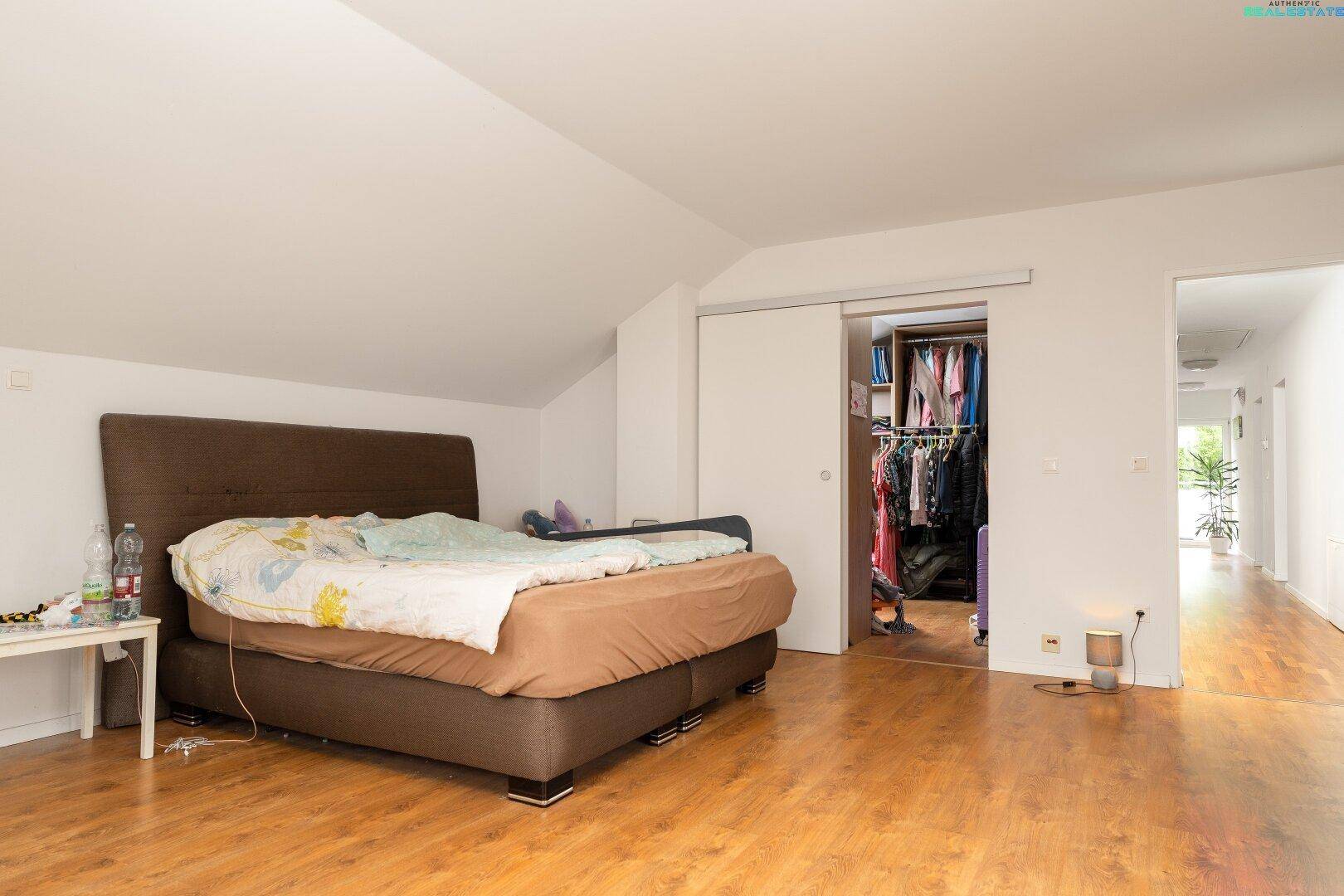 Kernsaniert mit modernster Ausstattung und reichlich Platz – pohled 6