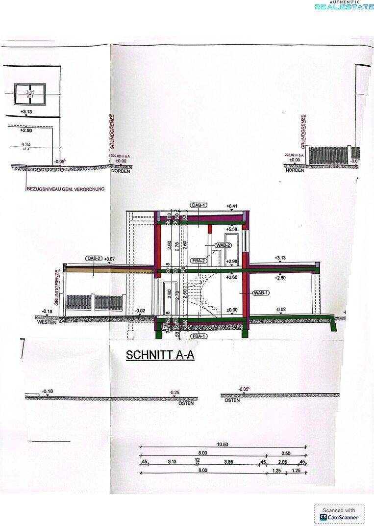 Architektonischer Schnittplan A-A des Gebäudes, der die vertikale Struktur zeigt.