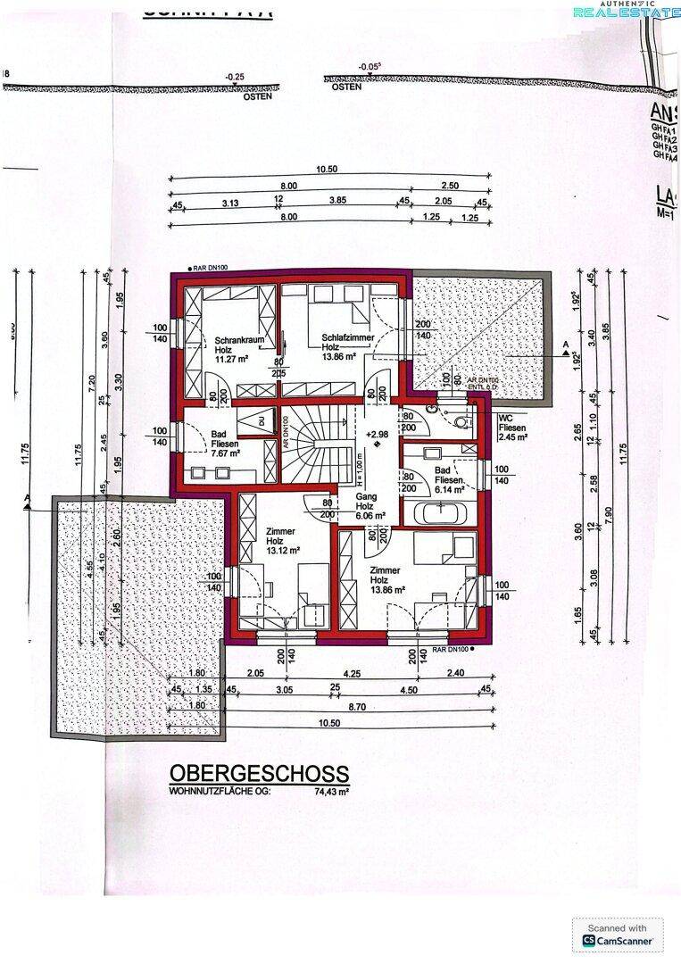 Grundriss des Obergeschosses mit mehreren Schlafzimmern, Bädern und einem separaten WC.