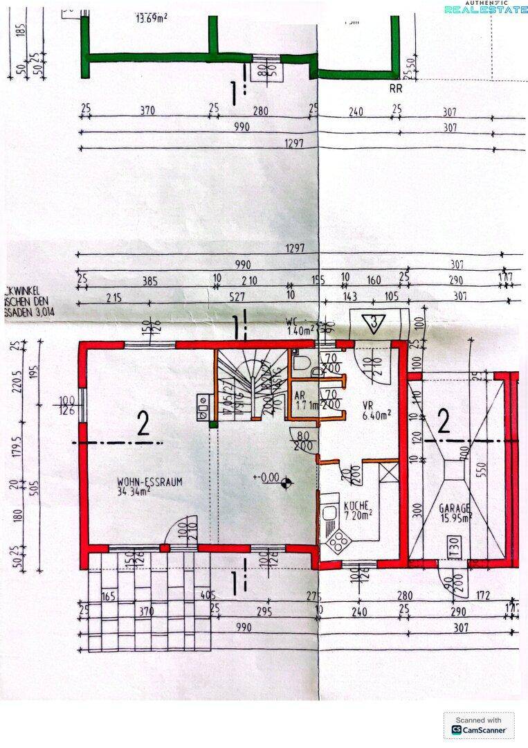 Detaillierter Grundriss des Erdgeschosses mit offenem Wohn-Essbereich, Küche und Garage.