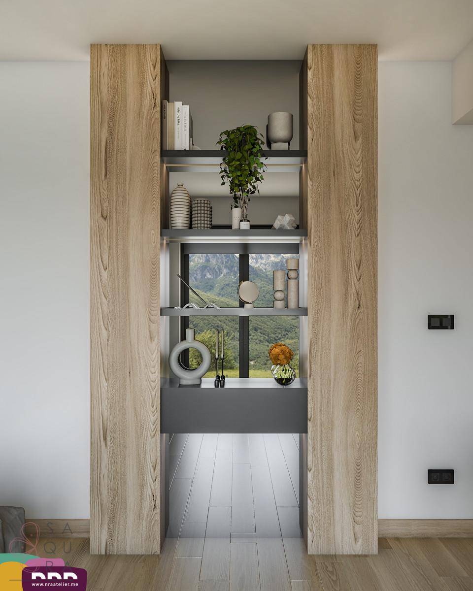 Modernes Regal mit Holzelementen und Blick auf eine malerische Berglandschaft durch das Fenster.