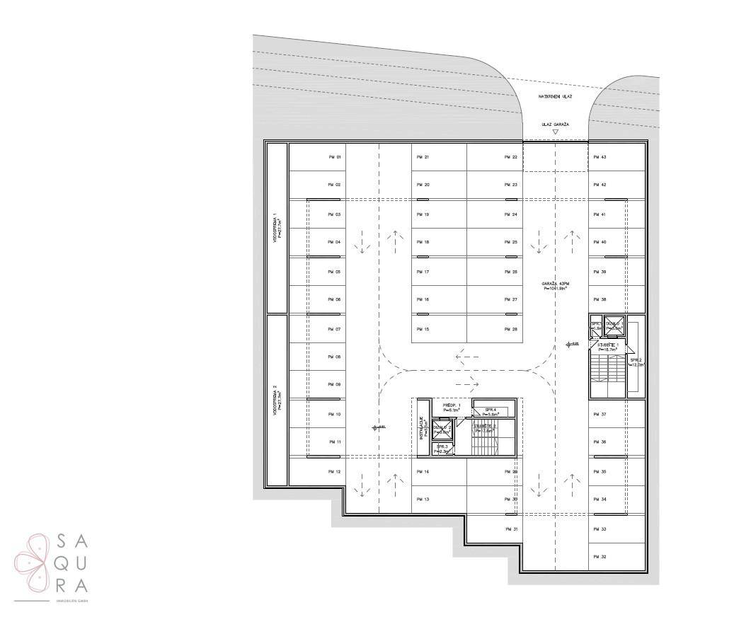 Grundriss der Tiefgarage des Hotels mit zahlreichen Stellplätzen und Zufahrten.