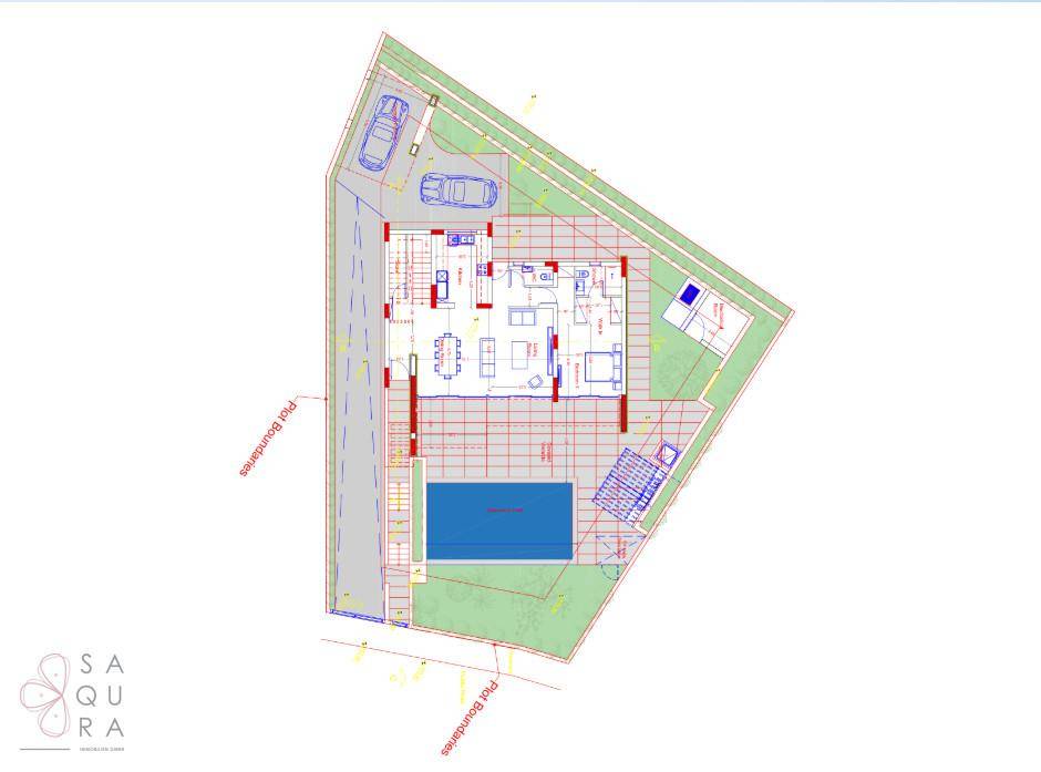 Gesamtgrundriss des Grundstücks mit Haus, Pool und Außenanlagen.
