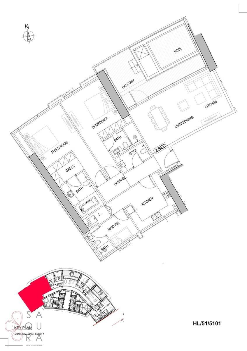 Grundriss einer Wohnung mit mehreren Schlafzimmern, Bädern und Balkon.