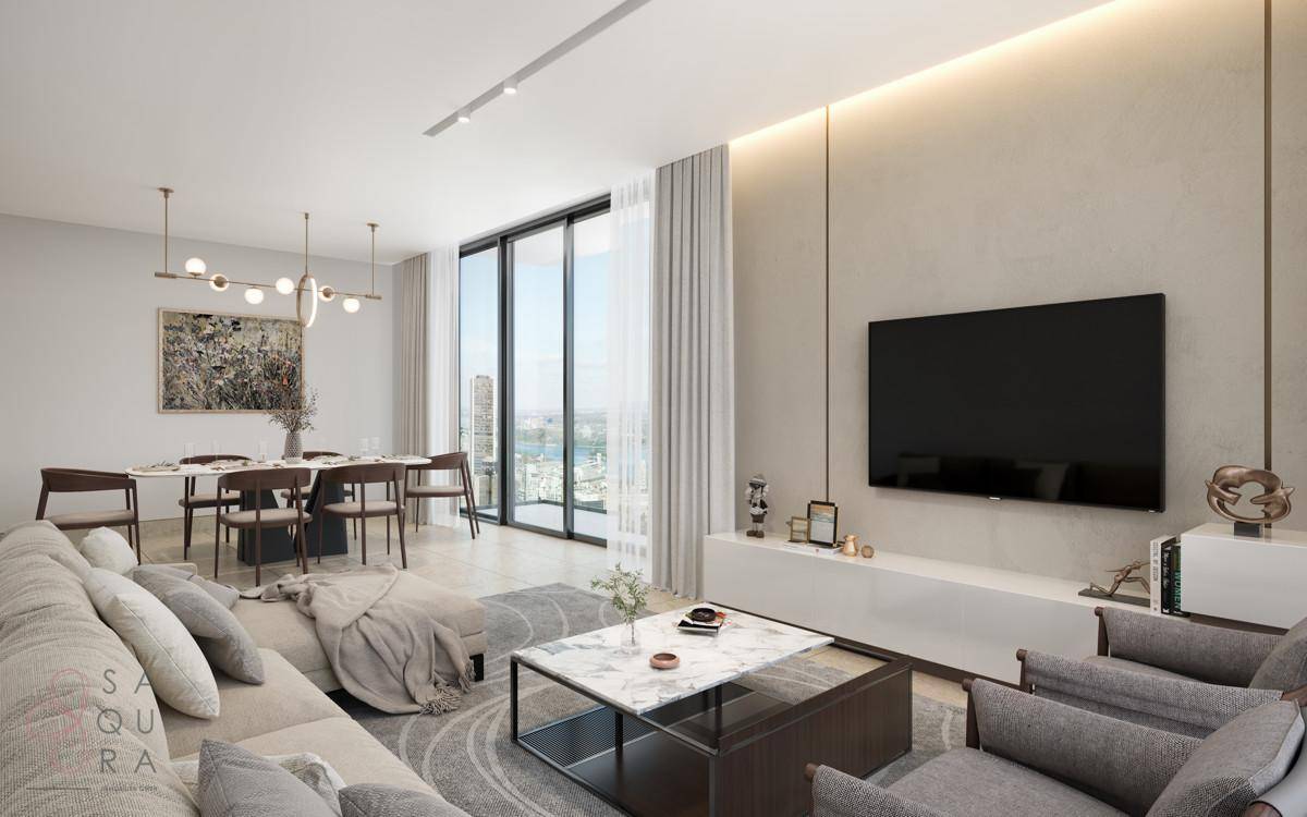 Moderner Wohn-Essbereich mit beigem Sofa, Marmor-Couchtisch und großen Fenstern.