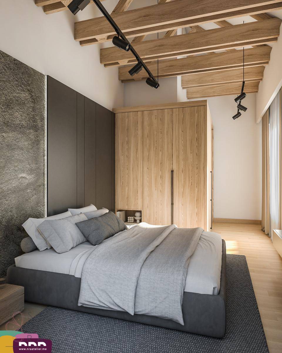 Gemütliches Schlafzimmer mit sichtbaren Holzbalken, modernem Bett und Holzboden.