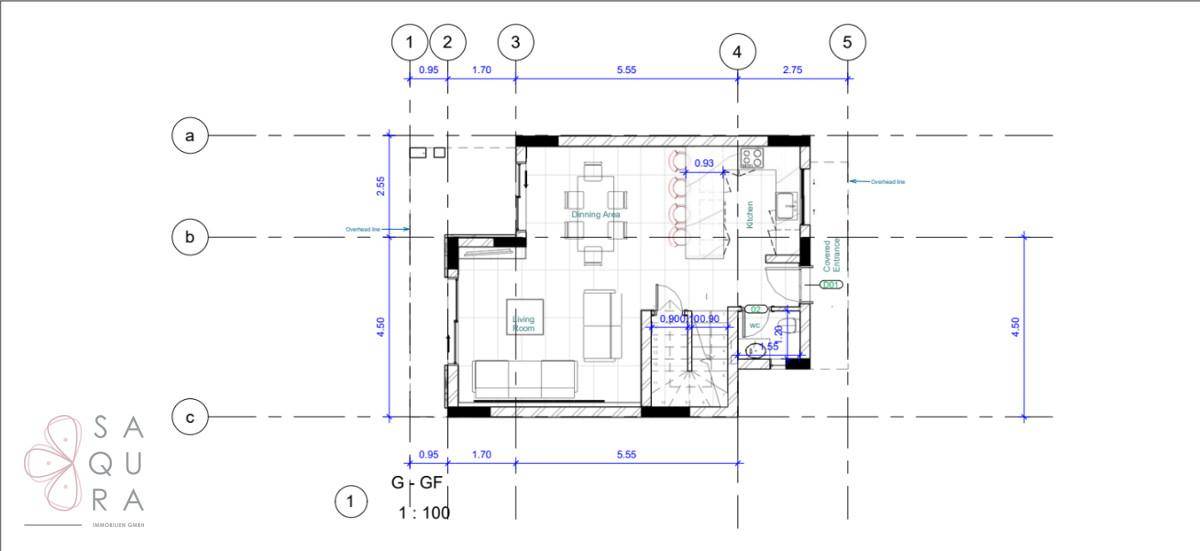 Grundriss des Erdgeschosses mit offenem Wohn-, Ess- und Küchenbereich sowie Terrasse.