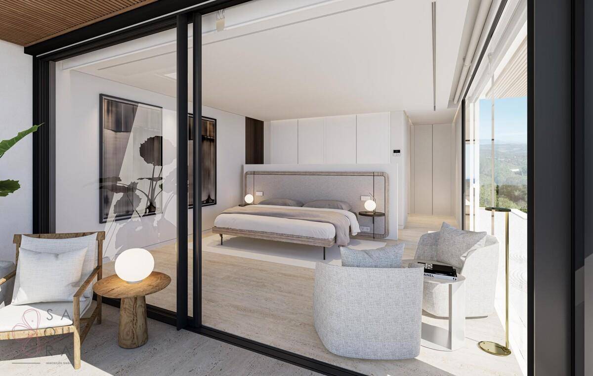 Modernes Schlafzimmer mit Zugang zu einem Balkon und minimalistischer Einrichtung.