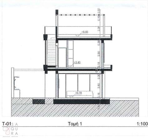 Zweiter architektonischer Querschnitt des Gebäudes mit Darstellung der Raumhöhen und Ebenen.
