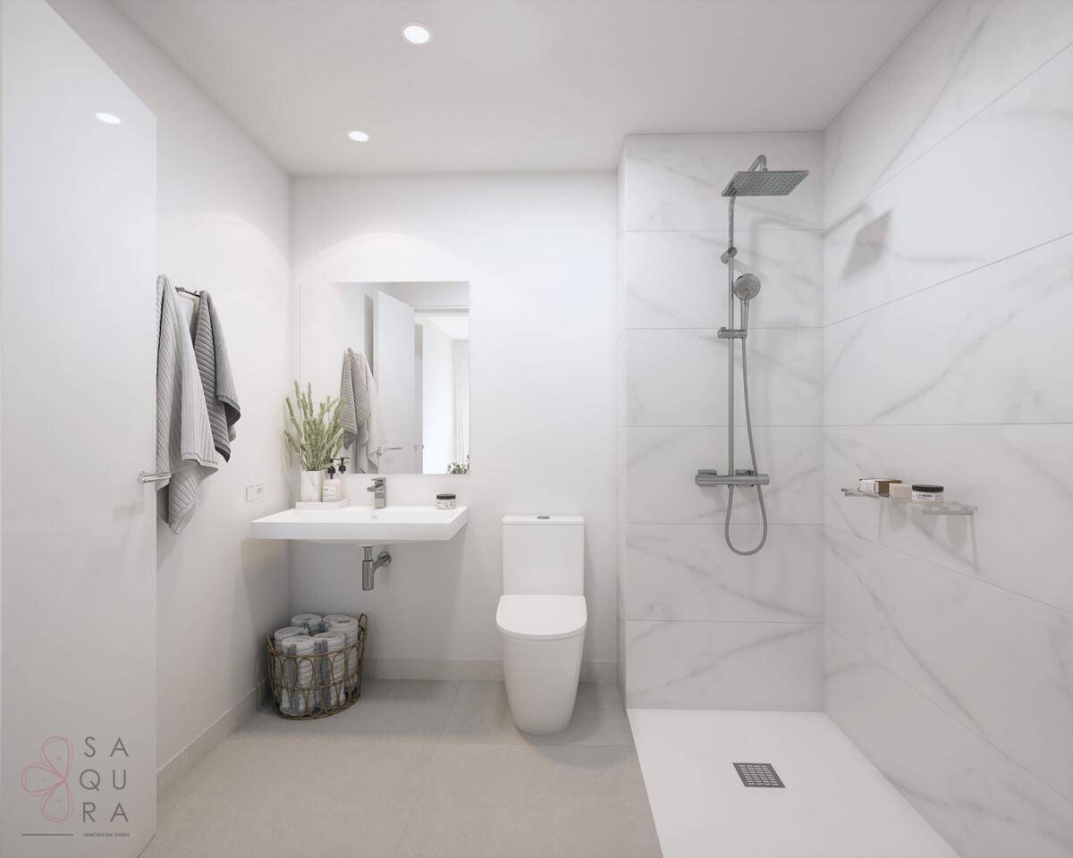 Modernes Badezimmer mit ebenerdiger Dusche, wandhängendem WC und eleganten Fliesen.