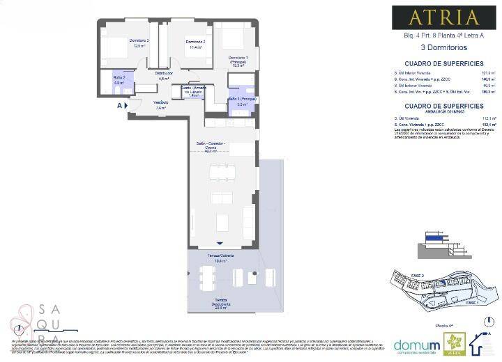 Grundriss einer Wohnung mit drei Schlafzimmern, zwei Bädern und großer Terrasse.