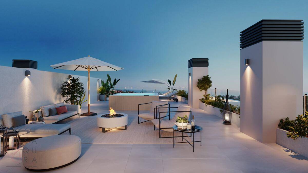 Exklusive Dachterrasse mit Whirlpool, Feuerstelle und stilvollen Lounge-Möbeln für entspannte Abende.