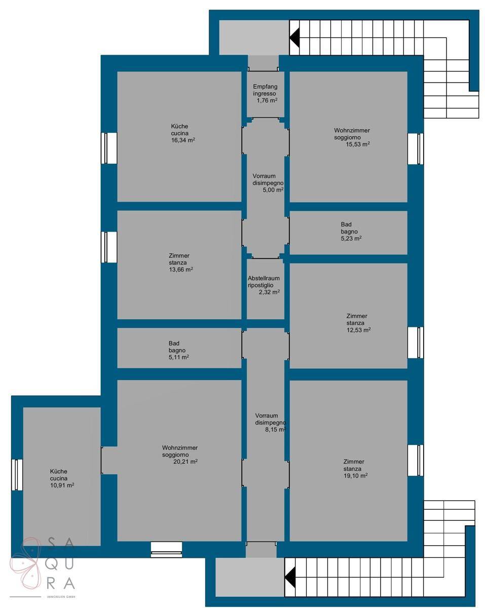 Grundriss des vierten Obergeschosses mit Küchen, Wohnzimmern und Schlafzimmern.