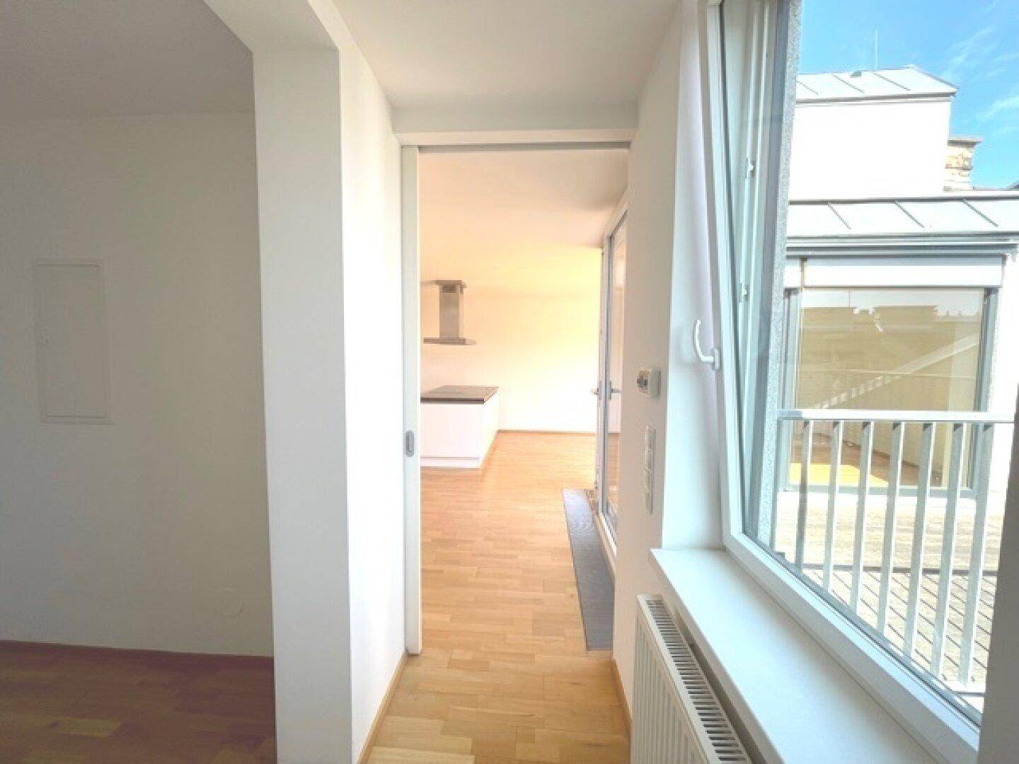 1030! Tolle 3-Zimmer DG-Wohnung mit sonniger Terrasse! Klimatisiert! - Mehr