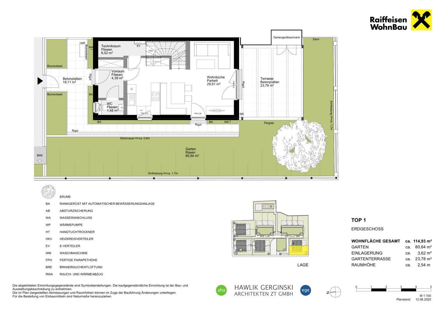 Grundriss des Erdgeschosses von Top 1 mit Wohnküche, Terrasse und Garten.