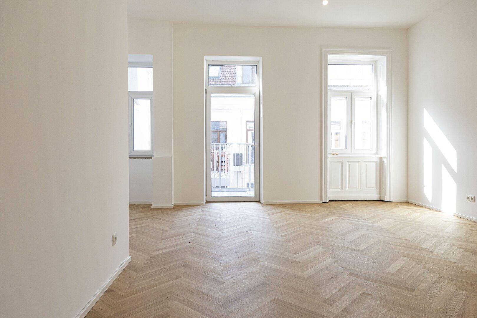 Hell. Großzügig. Charmant – Frisch sanierte 3-Zimmer-Wohnung mit Balkon - Ansicht 2